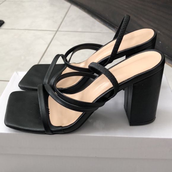 Chunky Heeled Slingback Sandals - Picture 5 of 8